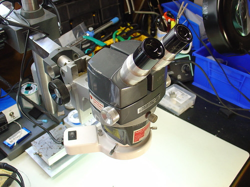 New microscope illuminator setup
